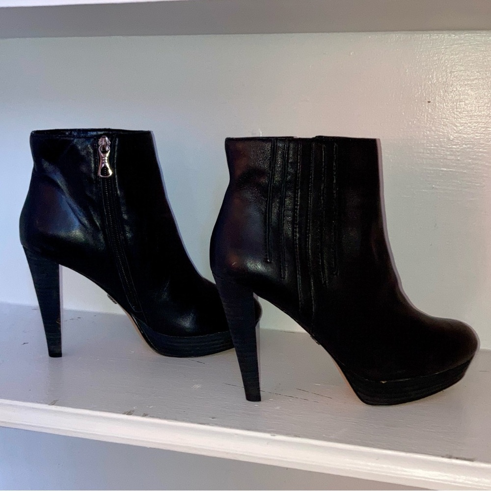 BCBGMaxAzria Henley Black Leather Heeled Platform Boots sz.8.5 - Picture 3 of 9